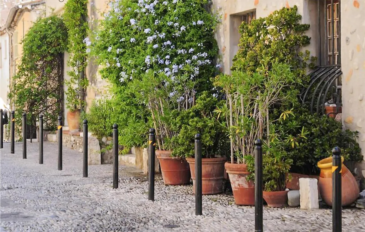 Stunning Apartment In Cagnes-Sur-Mer With Kitchen