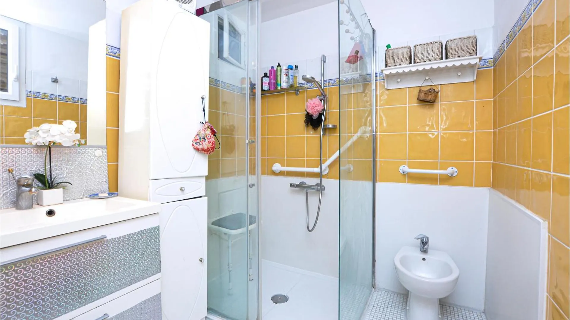 Stunning Apartment In Cagnes-Sur-Mer With Kitchen